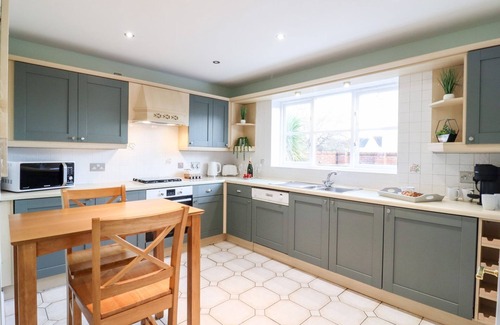 Tiptree House | Charming 4 bedroom home with hottub, parking, WIFI