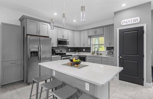Holopaw House | Charming 4-bedroom house with WiFi and AC in peaceful St. Cloud/1 acre land