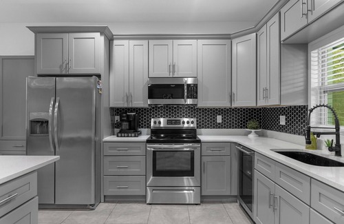 Holopaw House | Charming 4-bedroom house with WiFi and AC in peaceful St. Cloud/1 acre land