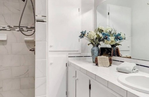 Bosque Farms House | Charming 4-bedroom house in Peralta. Sit outside and enjoy the beautiful Sunset