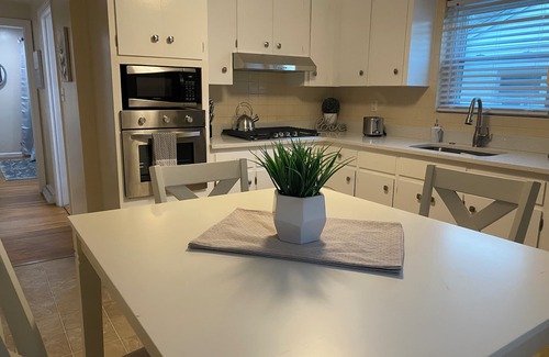 Dedham House | Charming 4-bedroom house with walk in basement and WiFi near Boston