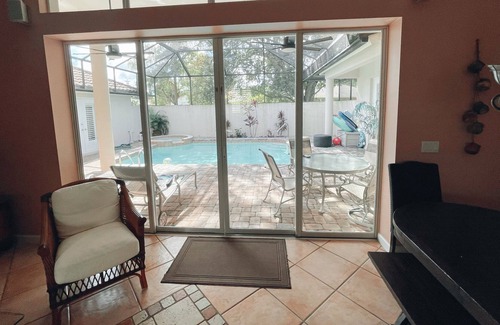 Kings Lake House | Charming 4 Bedroom House in Beautiful Naples