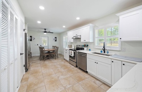 Fellowship House | Charming 4-bedroom house with WiFi and AC less than 1 minute to WEC, Ocala