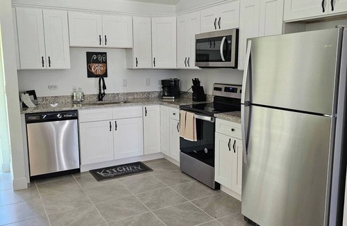 Ocala House | Charming 4-bedroom house with AC in Ocala