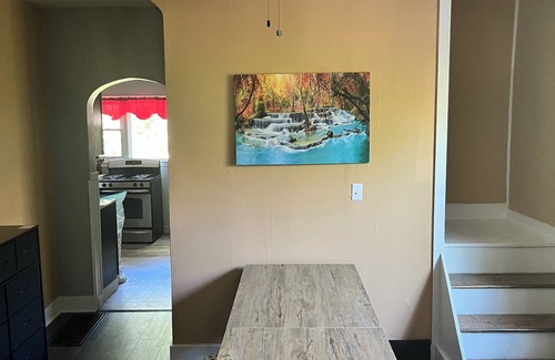 Erie House | Charming 4-bedroom house with AC, WiFi in enchanting Erie