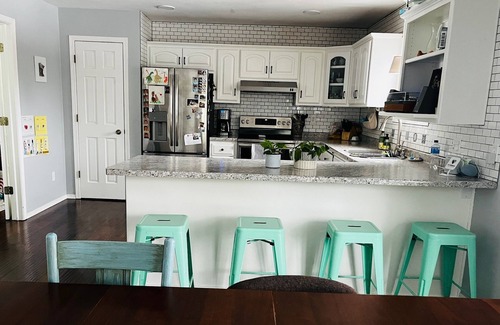 Bellevue House | Charming 4-bedroom in lovely Green Bay! 12 minutes from the NFL Draft!