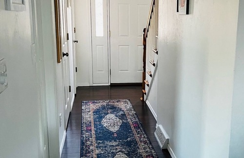 Bellevue House | Charming 4-bedroom in lovely Green Bay! 12 minutes from the NFL Draft!