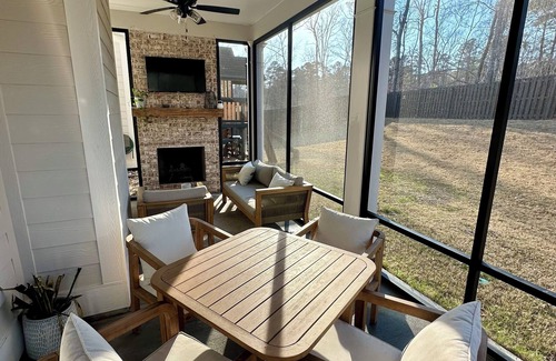 Evans House | Charming 4-bedroom Masters Rental house in River Oaks in quaint Evans