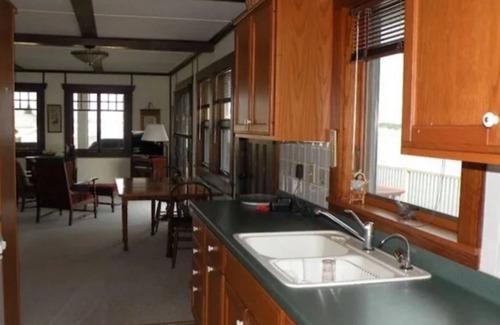 Grenell House | Charming 4 Bedroom Private Island Escape in the 1000 islands!