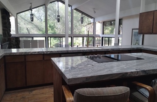 Loomis House | Charming 4-bedroom house with WiFi and AC in Granite Bay with Lake on 10 acres