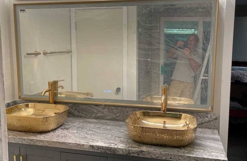 Loomis House | Charming 4-bedroom house with WiFi and AC in Granite Bay with Lake on 10 acres