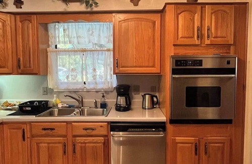 Piney Green House | Charming 4-bedroom house with AC, WiFi in lovely Jacksonville