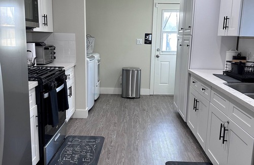 Los Angeles House | Charming 4-bedroom house with WiFi and AC in beautiful Los Angeles