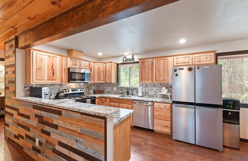 Shaver Lake Cabin | Charming 4-Bedroom Cabin Retreat in Shaver Lake