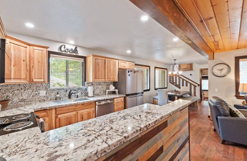 Shaver Lake Cabin | Charming 4-Bedroom Cabin Retreat in Shaver Lake