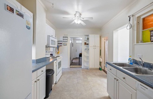 Fifeville House | Charming 4-BR, Close to UVA, Hospital & Downtown