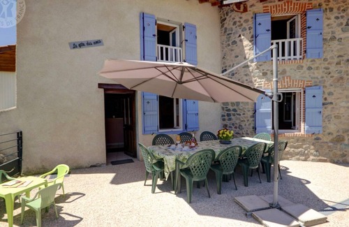 Saint-Romain-d'Urfe Cottage | Charming 4-Bedroom Cottage with Fireplace, Terrace & Forest Views