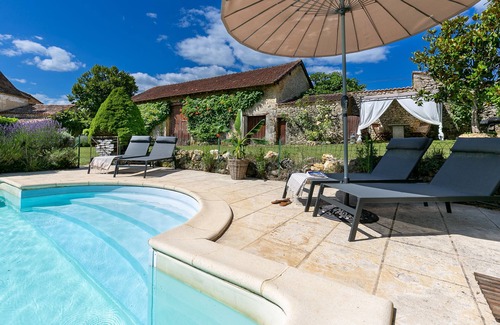 Pontours House | Charming 4-star Country Retreat with characterful Interior, Pool + Dog Friendly
