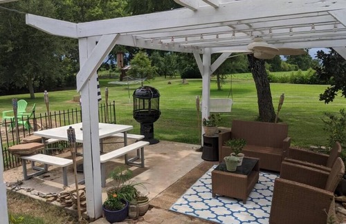 Moreauville Cottage | Charming 40s Cottage Country Home 3 BR 2 BA + Pets