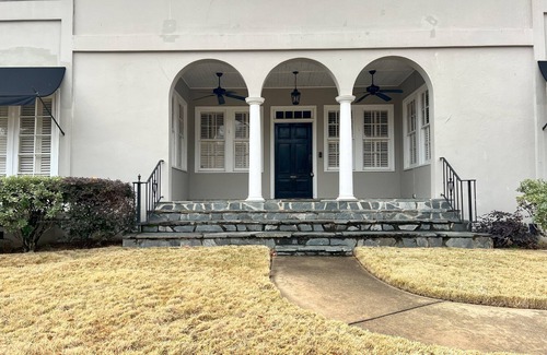 Columbus House | Charming 4bd Home in MidTown