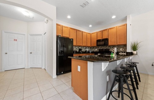 Bellavida Apartment | Charming 4BD Pet Friendly Home with Pool and BBQ