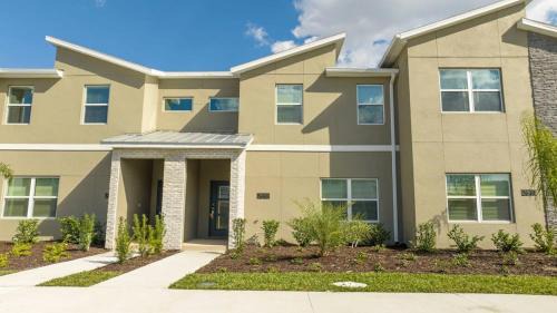 Kissimmee House | Charming 4Bd w Private Pool @ Storey Lake Resort 2653