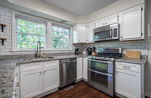 Duluth House | Charming 4BR/3BA Home｜Pets Welcome｜Large Yard & 2-Car Garage Oasis #41646