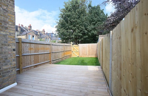 Perry Vale Apartment | Charming 5* 2 large Bedrooms, 2 Baths with Private Garden Apartment