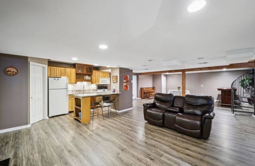 Port Tobacco Cabin | Charming 5-bedroom Tranquil Timber Lodge with swim spa Jacuzzi