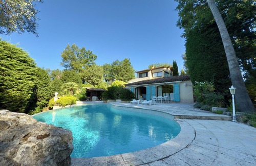 Chateauneuf-Grasse Villa | Charming 5-Bedroom Villa with Sea View, Garden & Pool – Côte d’Azur Escape