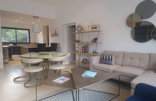 Cala Rossa Villa | Charming 5* villa, air-conditioned, with swimming pool, 800m from Cala Rossa beach