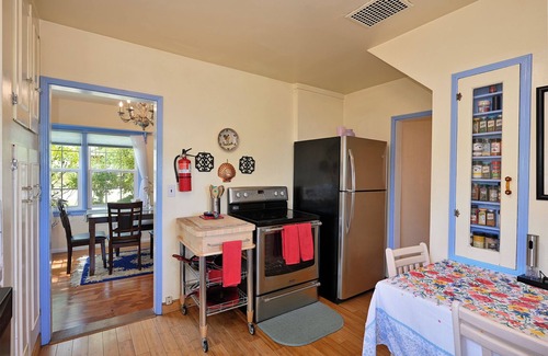 Mount Shasta House | Charming 5BR Home in a Great Downtown Location