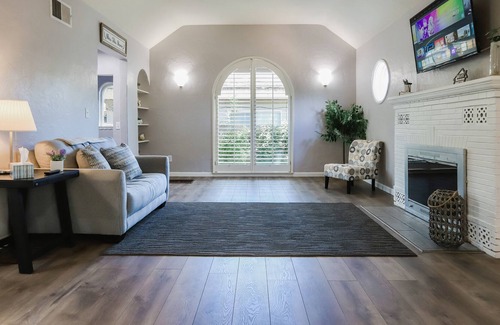 Carmichael House | Charming 5BR in Carmichael w/ Private Patio & Yard