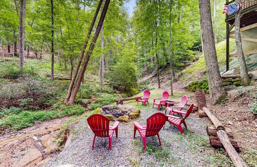 Lake Lure House | Charming 5BR retreat with Full Kitchen, WIFI, Game Room, and Dog-Friendly