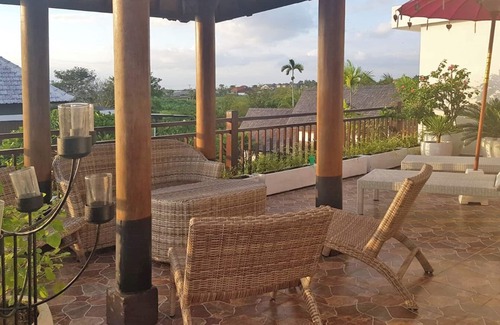 Batu Bolong Villa | Charming 6 bdr villa in Echobeach ricefield's view