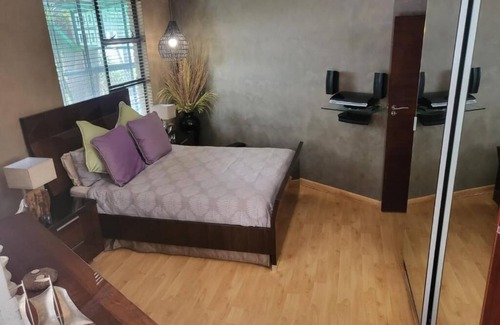 Rustenburg Bed & Breakfast | Charming 6-bedroom B&B with AC, WiFi in peaceful Rustenburg