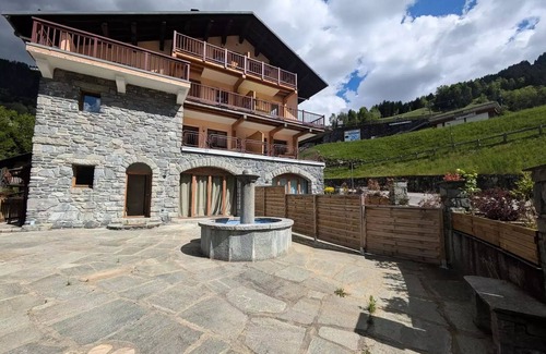 Areches Apartment | Charming 6-person apartment with sunny terrace at the foot of the slopes