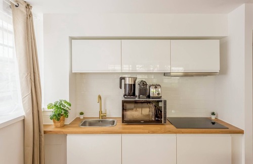 Quartier Saint-Ambroise Apartment | Charming 7-Bedroom Apartment in Le Marais