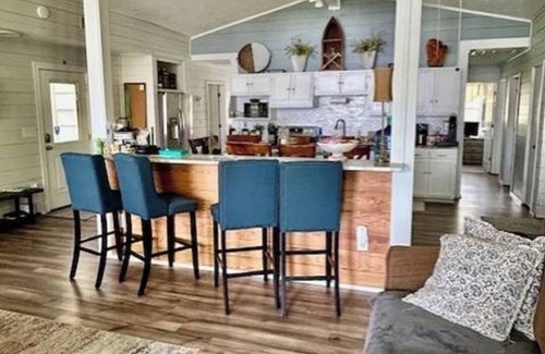 Anacoco House | Charming 7-bedroom house located on South Toledo Bend in Anacoco, LA