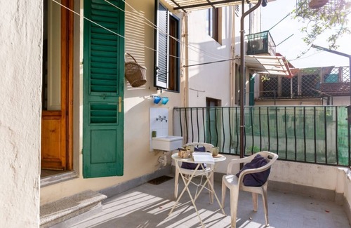 Ricorboli Apartment | Charming 70 sqm flat, ideal for 3 people, located on the first floor of a building without a lift.The property is located in the Gavinana district, south-east of the center of Florence, along the left bank of the Arno. The area is full of services and we