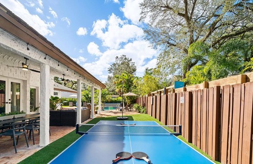 Emerald Hills House | Charming 9BR New-Build Home w/Heated Pool & Games
