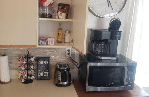 Queens Apartment | Charming Abode near JFK/UBS/Casino/LIRR/Subway