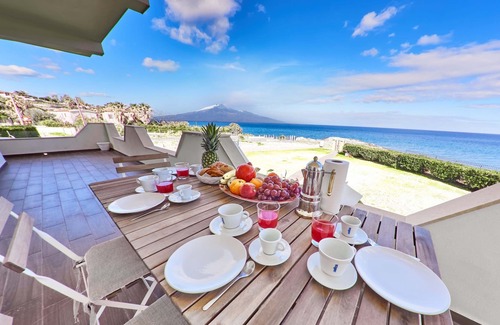 Augusta Villa | Charming abode on the sea, enchanting views, all comforts, descent to the sea