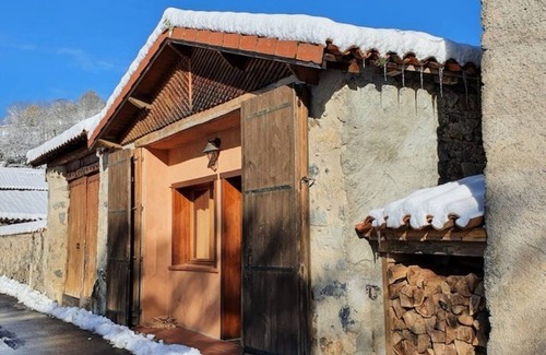 Esbareich House | Charming accommodation in a mountain village