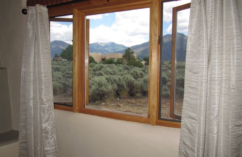 El Prado House | Charming Adobe Between Taos And Taos Ski Valley