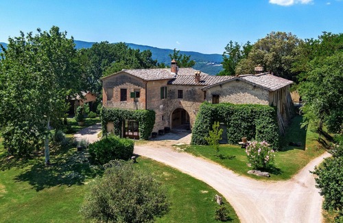 Buonconvento Villa | Charming Ageless Villa in the Heart of Val d'Orcia