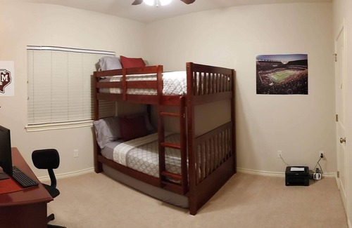 College Station House | Charming Aggieland getaway