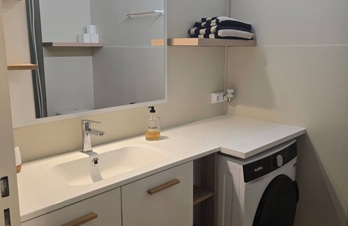 Les Lecques Apartment | CHARMING AIR-CONDITIONED STUDIO WITH SEA VIEW