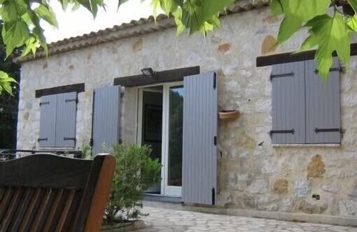 Saint-Paul-de-Vence Apartment | Charming air-conditioned 2 room apartment adjoining a stone house