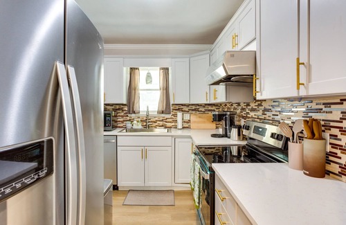 Alpharetta House | Charming Alpharetta Home w/ Spacious Yard!